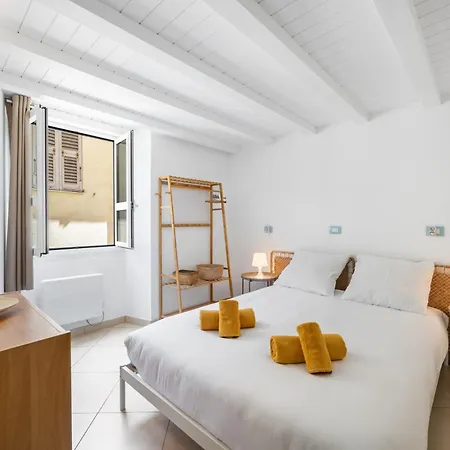 La Marne, Charming Duplex In The Heart Of Downtown Apartment