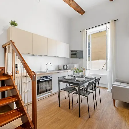 La Marne, Charming Duplex In The Heart Of Downtown Apartment