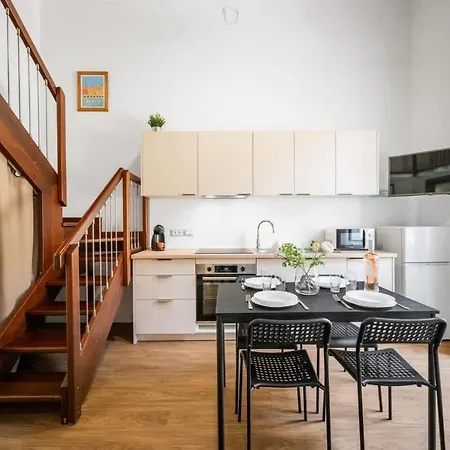 Daire La Marne, Charming Duplex In The Heart Of Downtown *