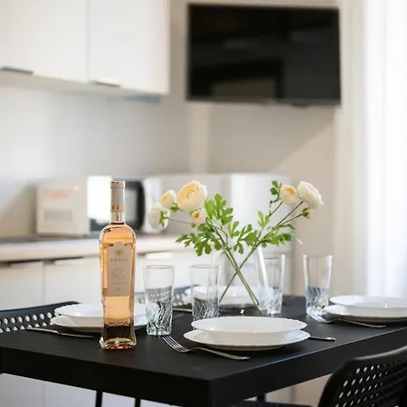 La Marne, Charming Duplex In The Heart Of Downtown Daire *