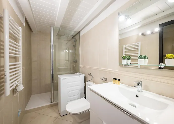 Daire La Marne, Charming Duplex In The Heart Of Downtown Menton