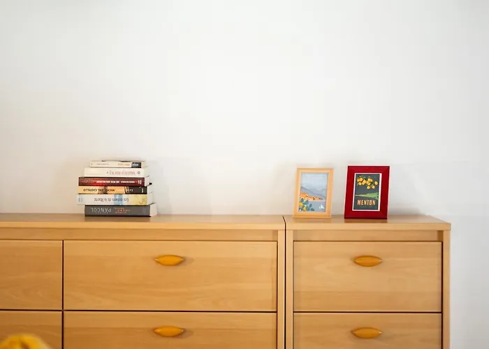 La Marne, Charming Duplex In The Heart Of Downtown Apartment *