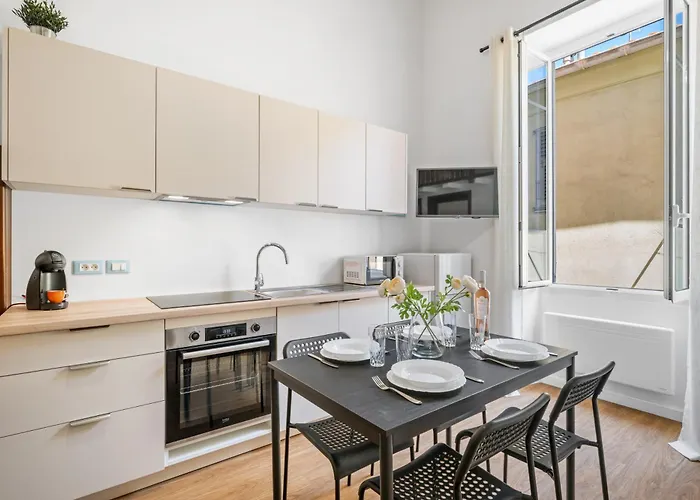 Daire La Marne, Charming Duplex In The Heart Of Downtown Menton